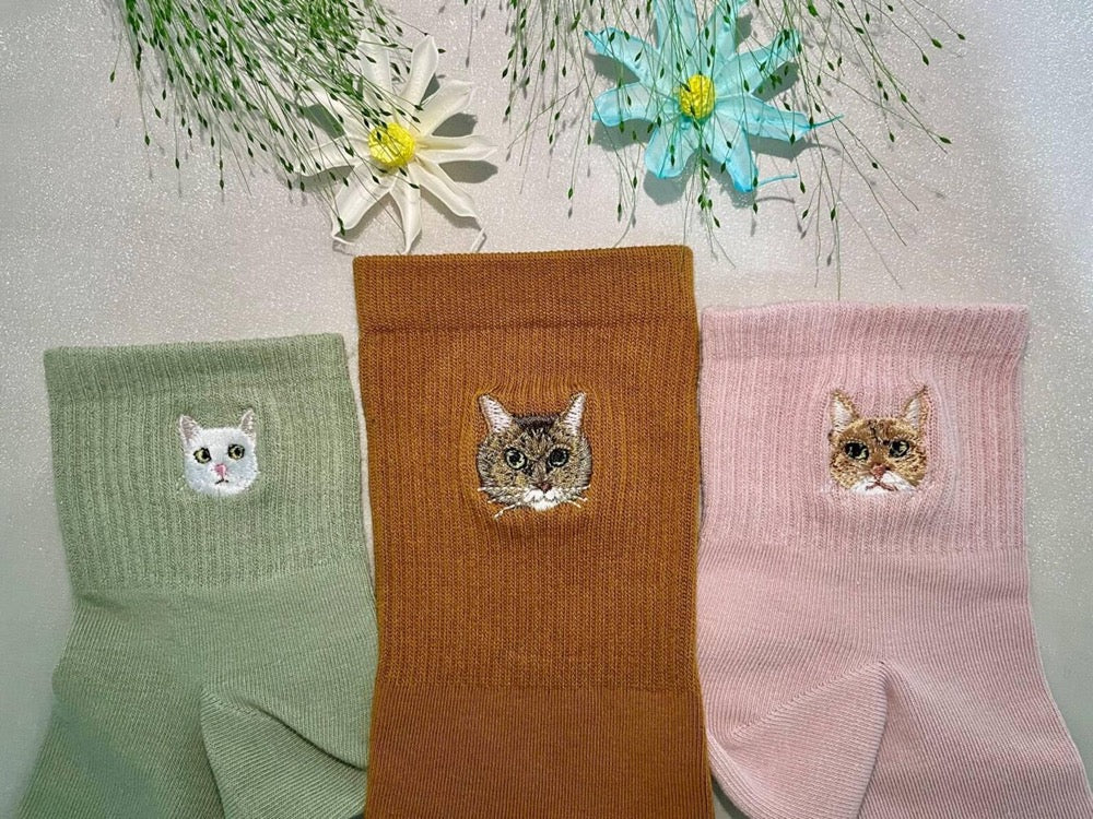 Custom Embroidered Pet Portrait Socks: Dog, Cat, Memorial Gift